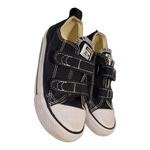 Toddler Kids Chuck Taylor Converse size 10.5c